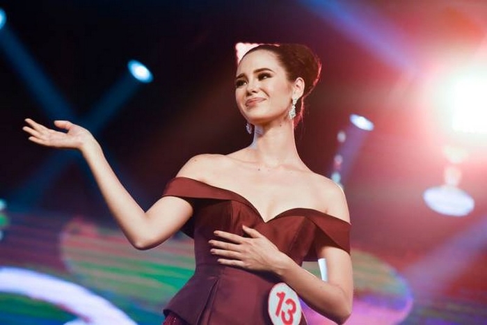 Loạt ảnh xinh đẹp từ trong trứng nước của Tân Hoa hậu Hoàn vũ 2018