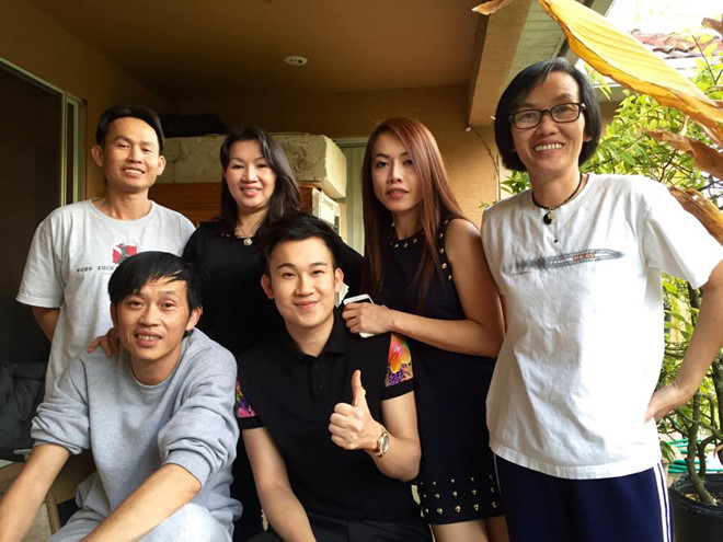 Hoài Linh phá lệ đăng ảnh 5 anh chị em ruột