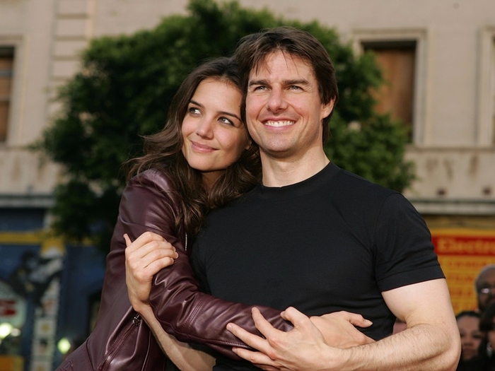 Katie Holmes mạnh mẽ trỗi dậy, thoát khỏi cái bóng của chồng cũ
