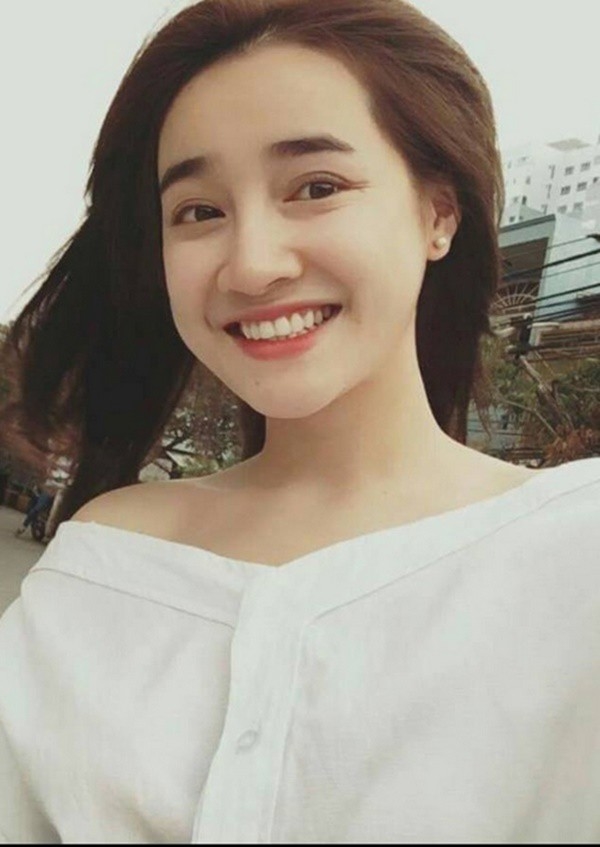Khi trut bo son phan: Hong Nhung mat do cung, Nha Phuong nep nhan lo ro