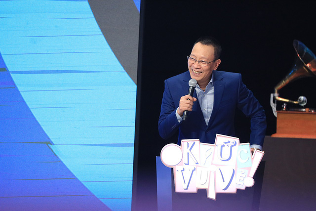 Kim Tử Long bắn tiếng Nga như đúng rồi