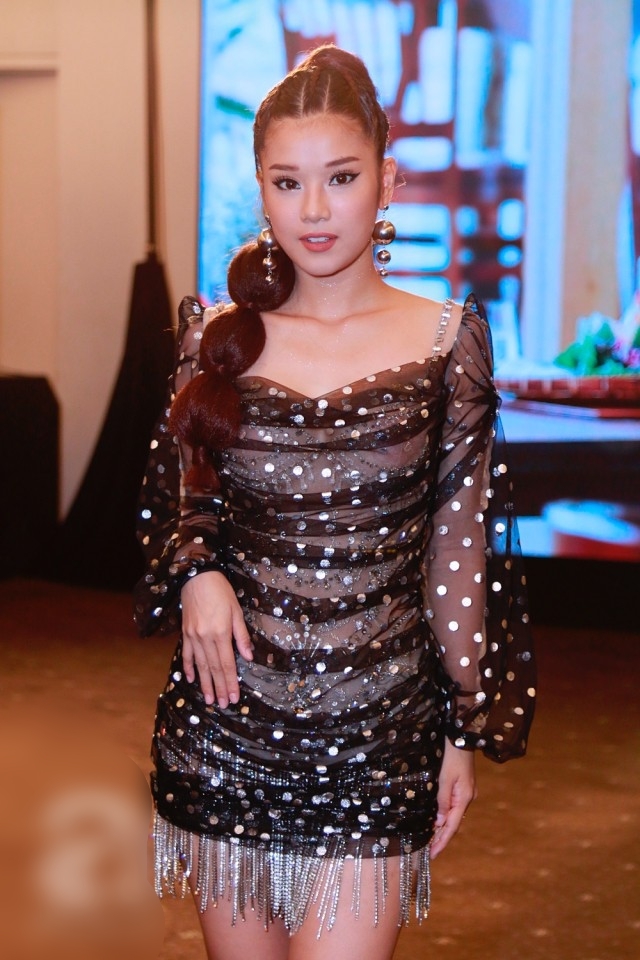 Một trang phục hai số phận: người sến sẩm, người thanh lịch