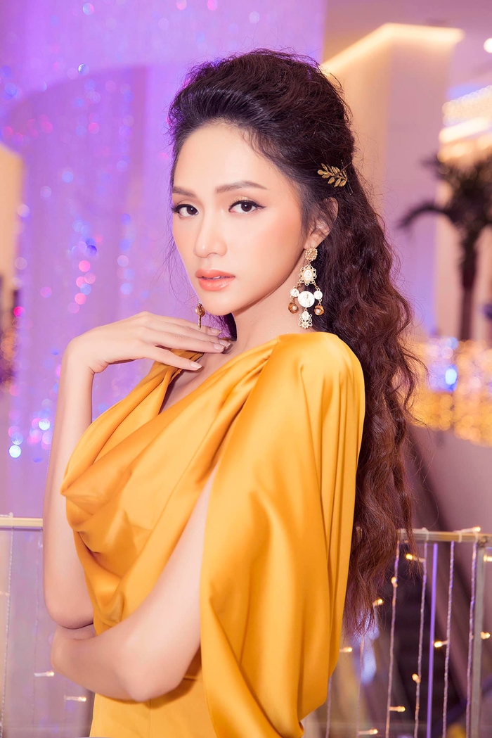Năm 2018 sự lên ngôi của các mỹ nhân Vbiz vừa xinh vừa “lầy lội”