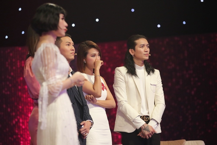 Người mẹ một mình nuôi dạy con trai đồng tính thành tài