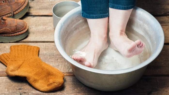 Người phụ nữ đột tử sau khi ngâm chân với nước nóng