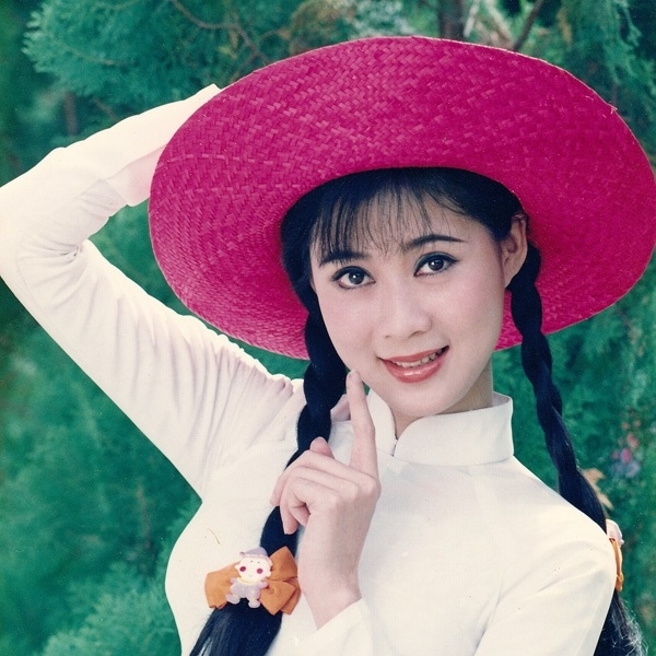 Nhan sắc minh tinh Việt một thời khi không dao kéo hay photoshop