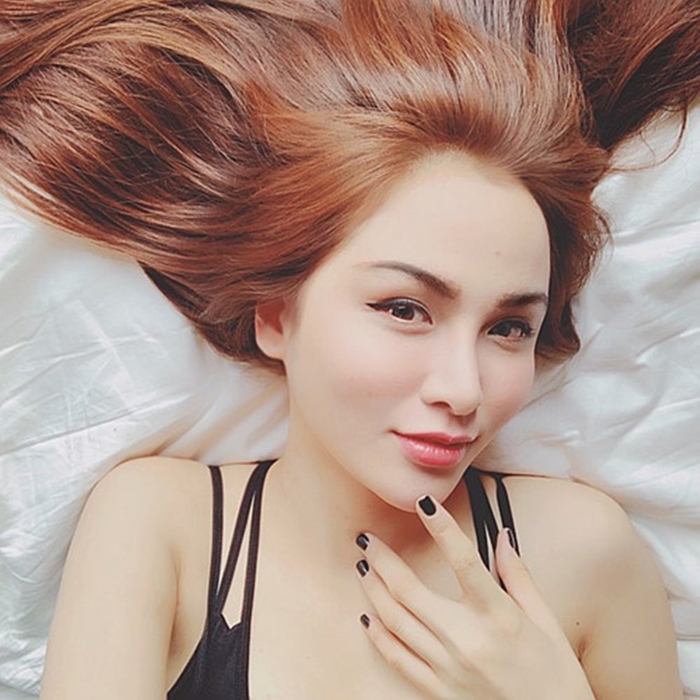 Nhin guong mat cua MC Minh Ha va loat sao Viet nay cu dan mang tu hoi day la ai