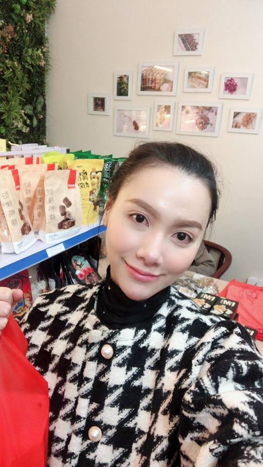 Nhin guong mat cua MC Minh Ha va loat sao Viet nay cu dan mang tu hoi day la ai