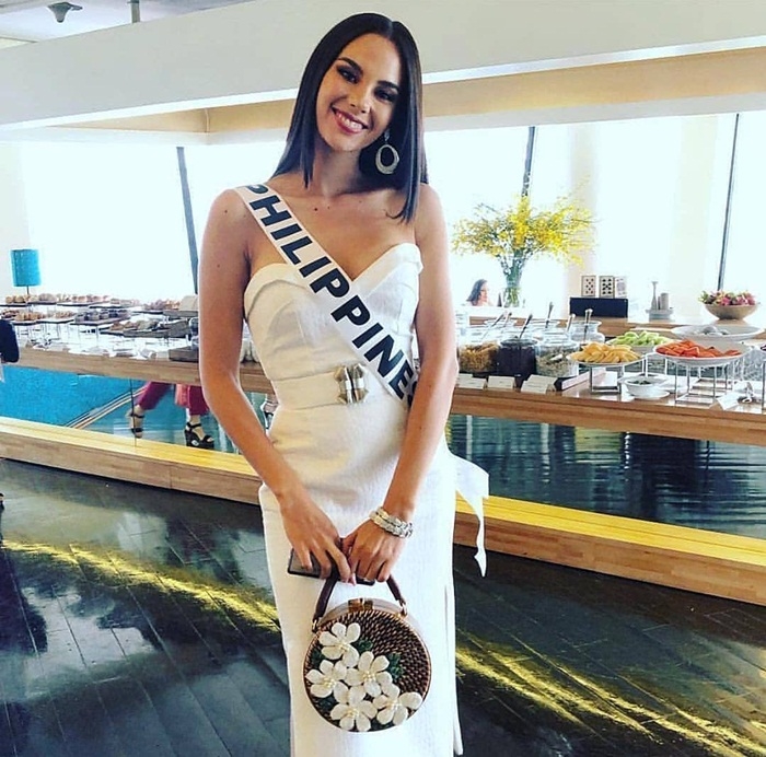 Nhìn lại hành trình Catriona Gray đánh bại các người đẹp lên ngôi HH