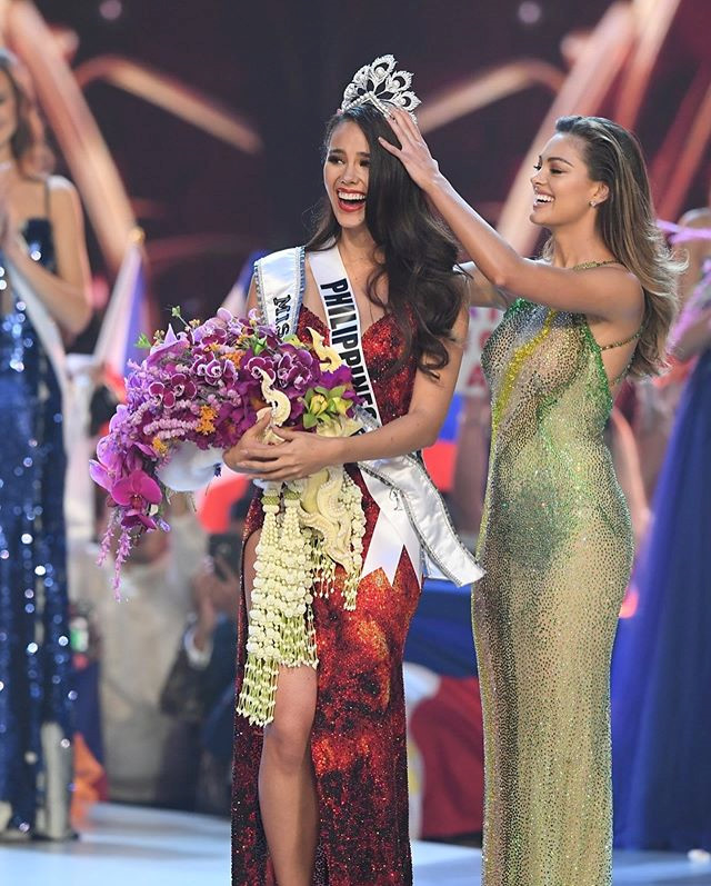 Nhìn lại hành trình Catriona Gray đánh bại các người đẹp lên ngôi HH