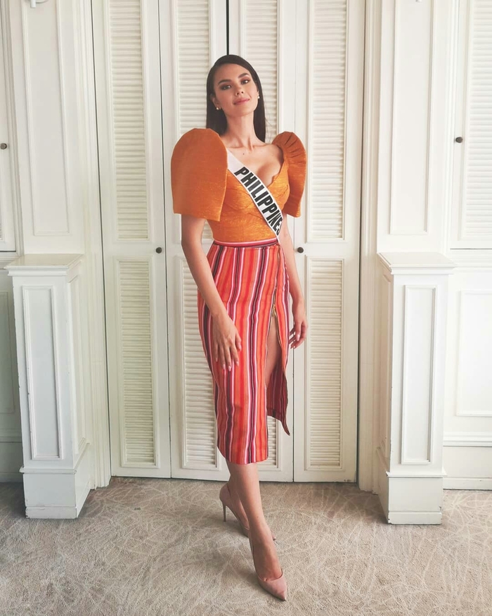 Nhìn lại hành trình Catriona Gray đánh bại các người đẹp lên ngôi HH