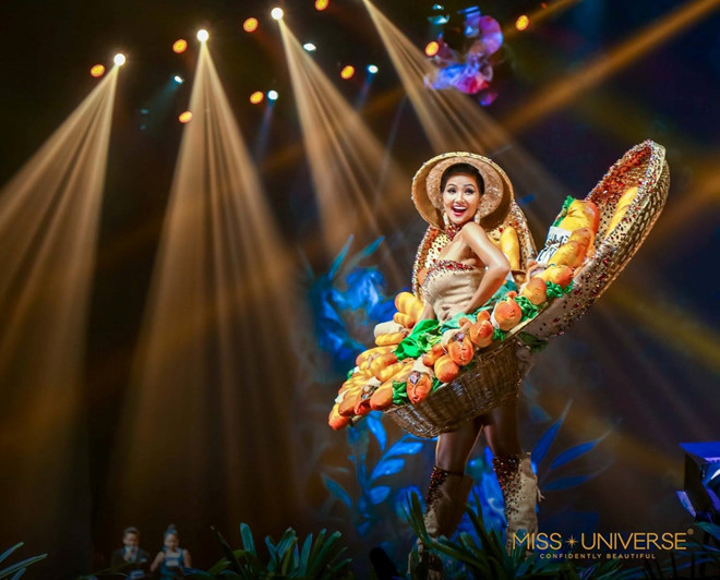 Nhìn ngắm những bộ trang phục đẹp nhất của H'Hen Niê ở Miss Univere