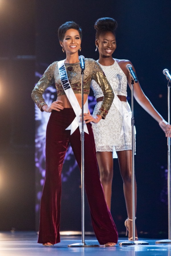 Nhìn ngắm những bộ trang phục đẹp nhất của H'Hen Niê ở Miss Univere