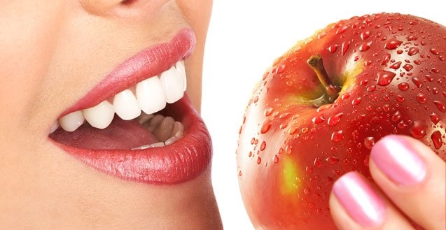 Những thực phẩm nên bổ sung hàng ngày để loại bỏ mùi hôi miệng