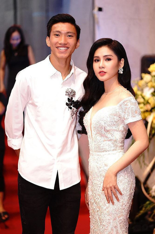 Nữ MC thể thao nổi bần bật trên hàng loạt báo Hàn sau mùa giải AFF