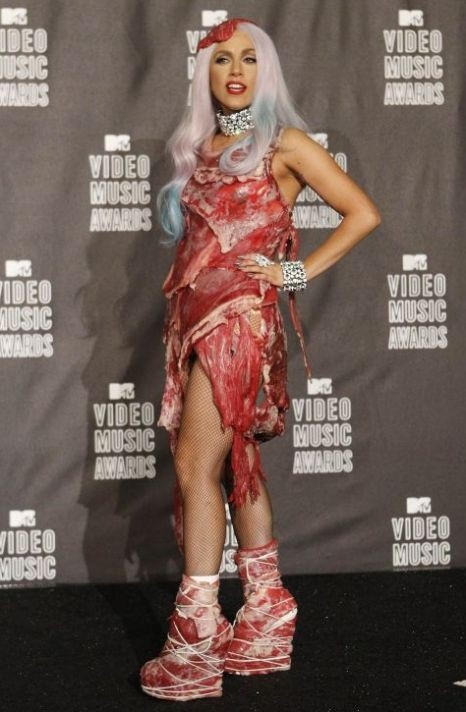Sao ánh hào quang của Lady Gaga là ám ảnh bị cưỡng hiếp và bệnh tật