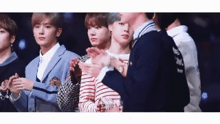 Sẽ ra sao khi các nam thần Kpop đứng chung trong một khung hình?