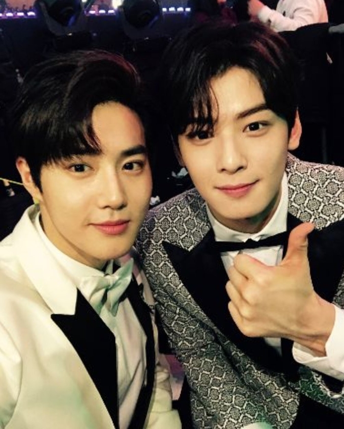 Sẽ ra sao khi các nam thần Kpop đứng chung trong một khung hình?