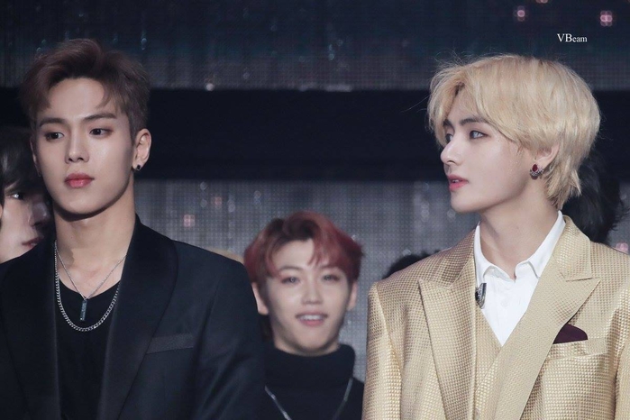 Sẽ ra sao khi các nam thần Kpop đứng chung trong một khung hình?