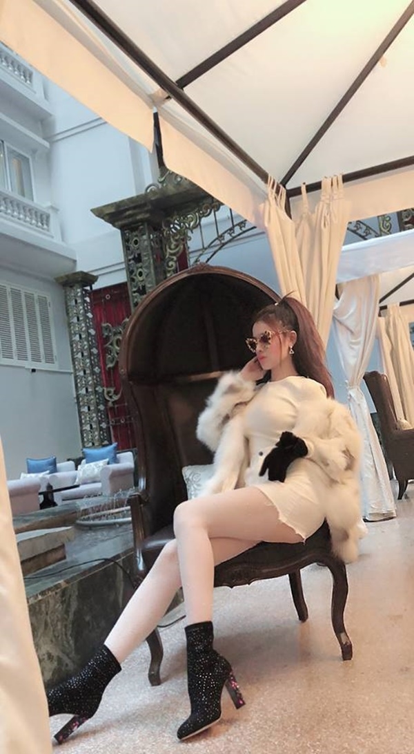 Sang chanh la vay nhung Thu Dung va loat sao Viet nay gay bat ngo ve noi an chon o