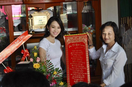 Sang chanh la vay nhung Thu Dung va loat sao Viet nay gay bat ngo ve noi an chon o