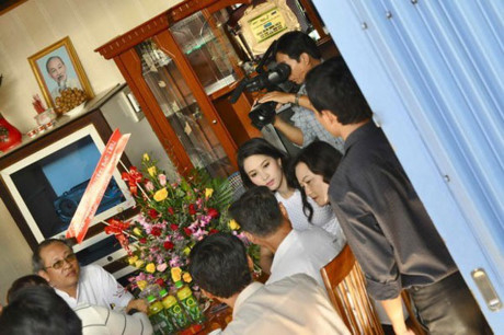 Sang chanh la vay nhung Thu Dung va loat sao Viet nay gay bat ngo ve noi an chon o