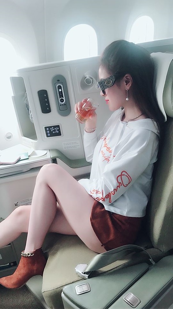 Sang chanh la vay nhung Thu Dung va loat sao Viet nay gay bat ngo ve noi an chon o