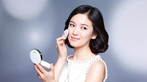 Trẻ ra hơn 10 tuổi chỉ nhờ bí quyết đánh kem nền cực đơn giản này