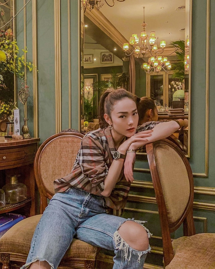 Top sao mặc đẹp - xấu: Sam khoe chân dài gợi cảm, Đông Nhi mặc xấu