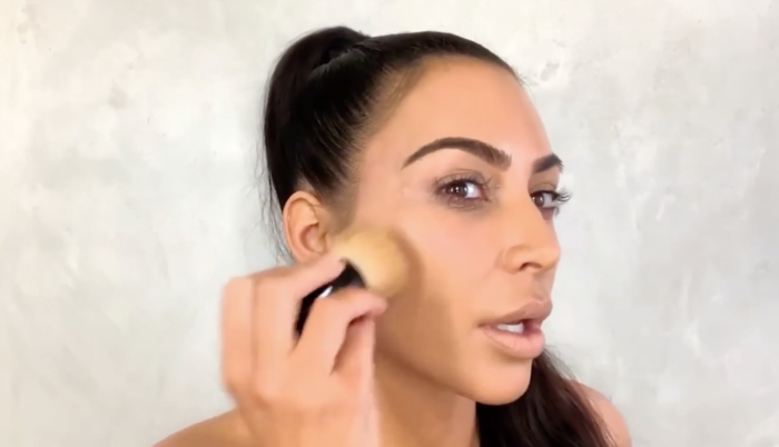 6 quy trình makeup đơn giản của Kim Kardashian