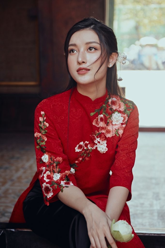 Á hậu Huyền My trở thành mỹ nhân đón Tết sớm nhất nhì showbiz