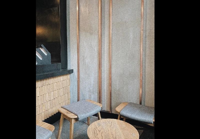 Á hậu Tú Anh khoe nhà tiền tỷ cạnh bờ sông đẹp như quán cafe
