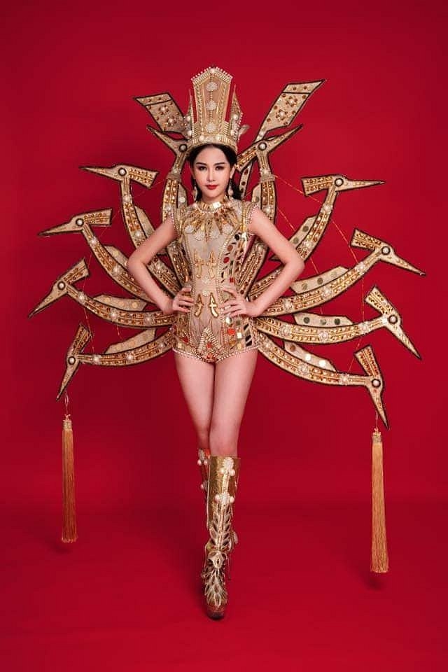 Ấn tượng ở phần thi quốc phục, Ngân Anh vẫn bại trận