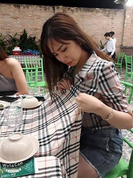 Ảnh vui tuần qua: Làm sao để không lạc hướng dẫn viên, sự cố đụng hàng