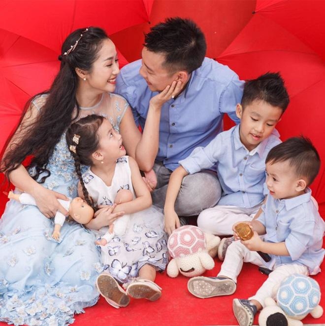 Bà mẹ 3 con Ốc Thanh Vân khiến mọi người thán phục bởi cách dạy con