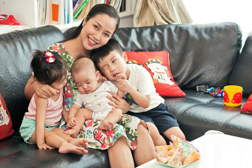 Bà mẹ 3 con Ốc Thanh Vân khiến mọi người thán phục bởi cách dạy con 