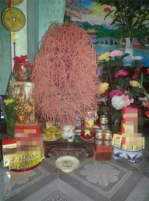 Bát hương “cổ thụ” ai nhìn cũng khen tốt phước: Nhưng nhầm to rồi!