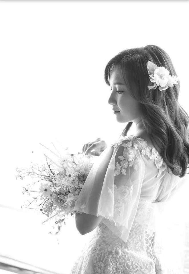 Bất ngờ trước phản ứng của Hari Won khi Tiến Đạt đăng ảnh cưới