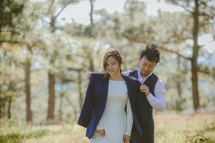 Bất ngờ trước phản ứng của Hari Won khi Tiến Đạt đăng ảnh cưới