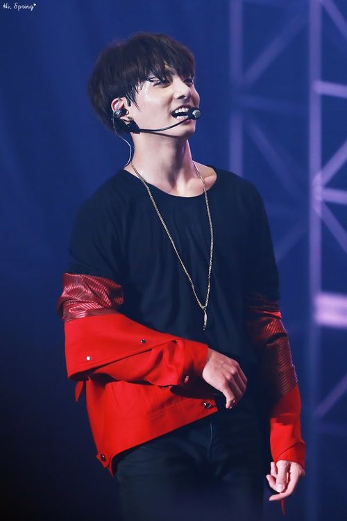 Bất ngờ trước top 10 thần tượng Kpop được bàn tán nhiều nhất năm 2018!