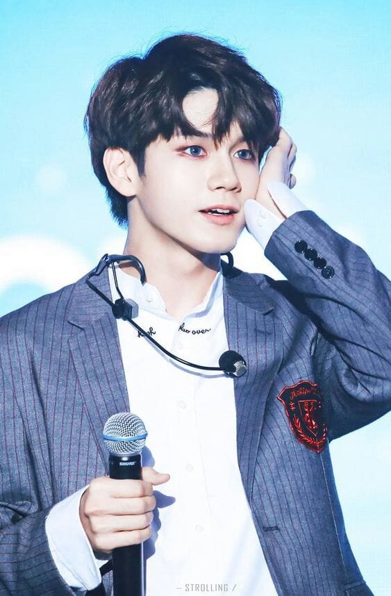 Bất ngờ trước top 10 thần tượng Kpop được bàn tán nhiều nhất năm 2018!