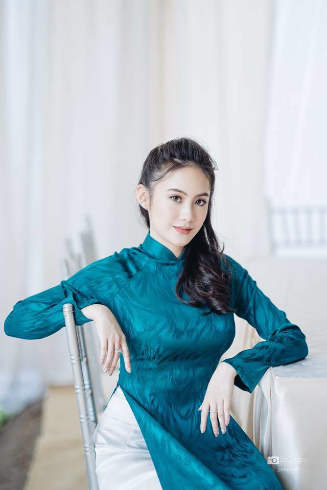 Bất ngờ với cặp chị em người Lào gốc Việt sở hữu nhan sắc cực xinh đẹp