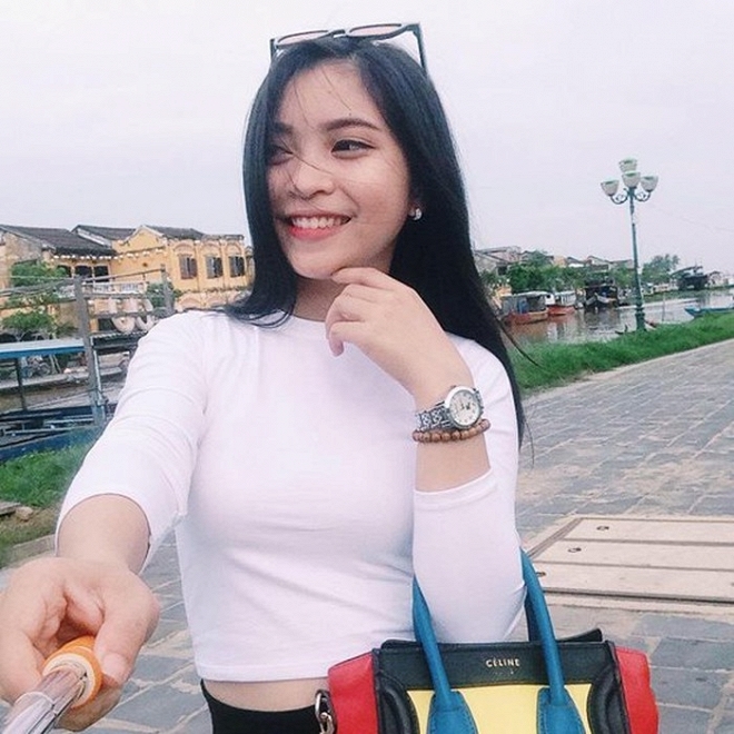 Bộ sưu tập hàng hiệu của người yêu cầu thủ đến sao Việt cũng phải nể