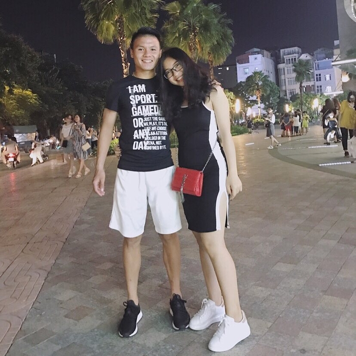 Bộ sưu tập hàng hiệu của người yêu cầu thủ đến sao Việt cũng phải nể