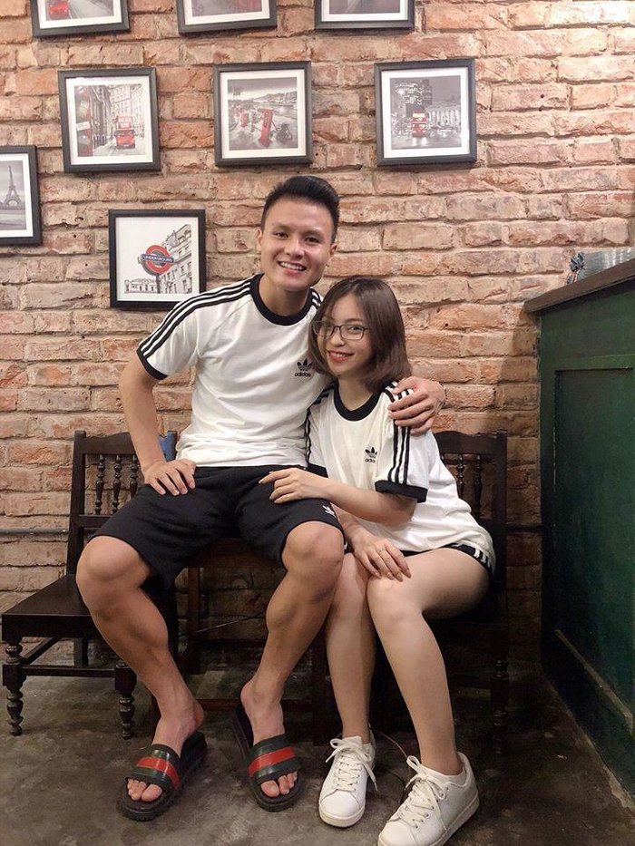 Bộ sưu tập hàng hiệu của người yêu cầu thủ đến sao Việt cũng phải nể