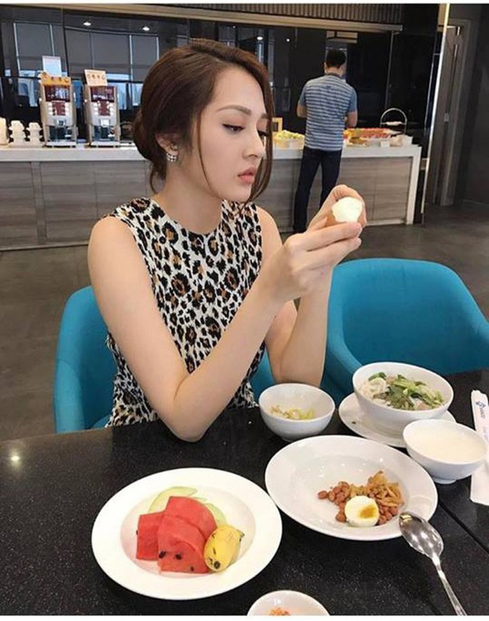 Bốn mỹ nhân Vbiz “muốn dìm cũng không thể chìm” bằng ảnh chụp lén