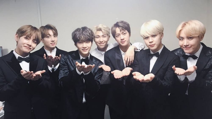 BTS bỏ xa Taylor Swift ngang nhiên chiếm vị trí khủng trên BXH