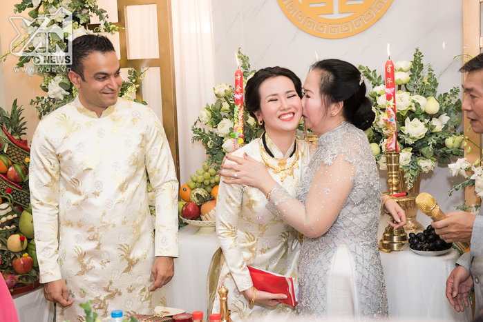 Choang voi cua hoi mon cua sao Viet: Nguoi triu trit vang, nguoi duoc tang biet thu tien ti