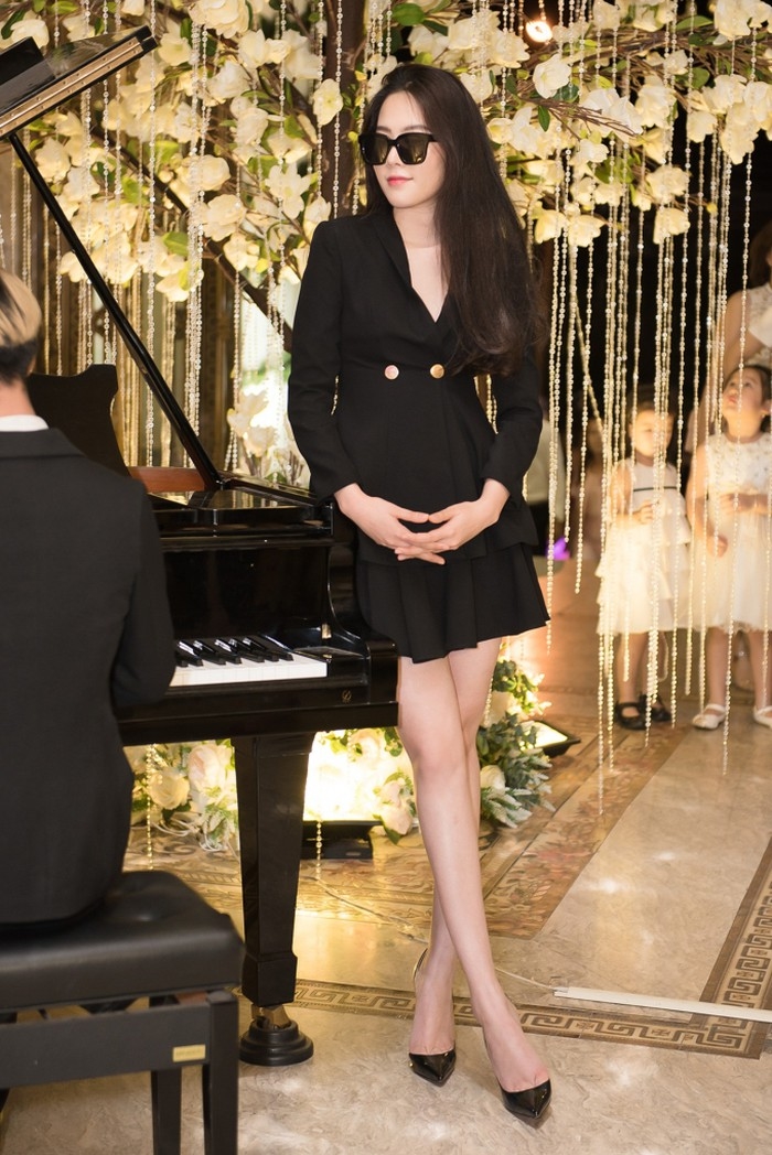 Chuyen giam can cua sao: Kaity Nguyen goi cam bao nhieu thi nhi sang nhưng ngươi nay lai