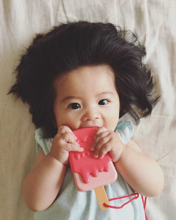 Cô bé Baby Chanco 1 tuổi trở thành người mẫu với bộ tóc viral của mình